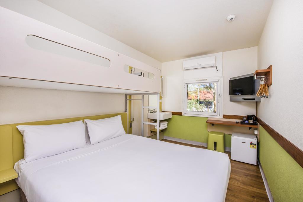 Ibis Budget - Newcastle Bagian luar foto