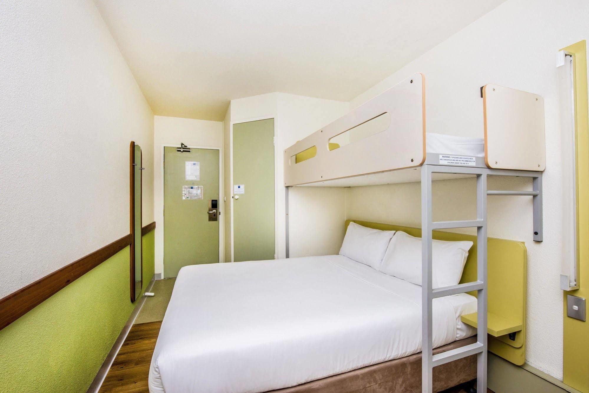 Ibis Budget - Newcastle Bagian luar foto