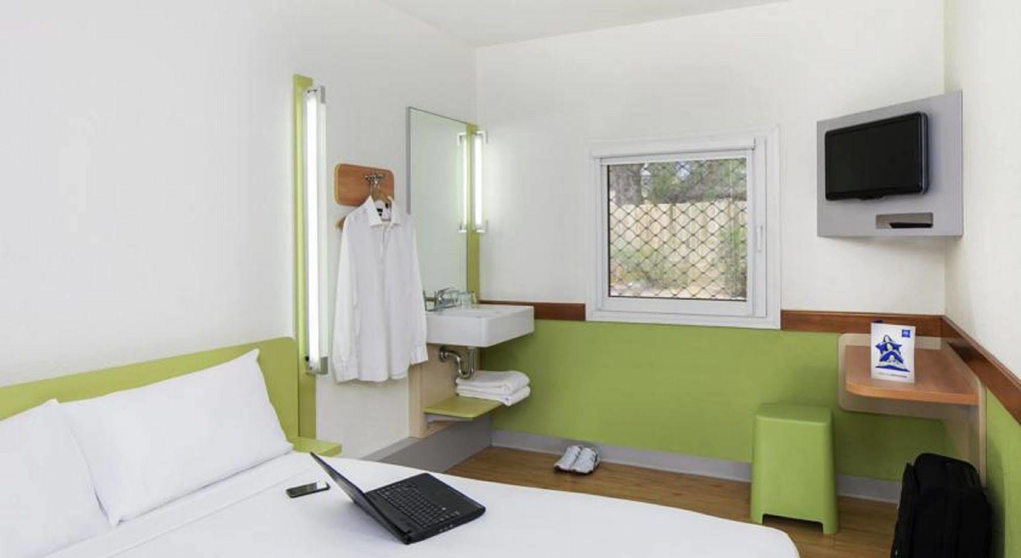 Ibis Budget - Newcastle Bagian luar foto